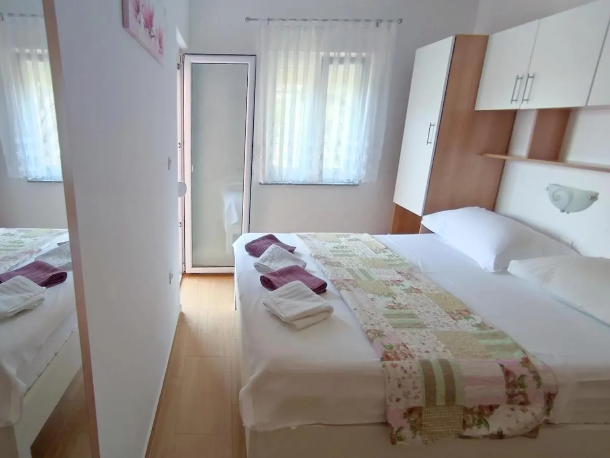 Apartments Marta Seline