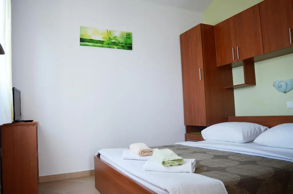 Apartments Marta Seline Croatia